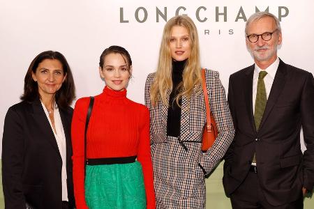 Emilia Schüle und mehr: So versuchen Stars, Mode nachhaltig zu leben Emilia Schüle und mehr: So versuchen Stars, Mode nachhaltig zu leben