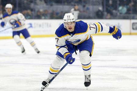 NHL: Peterka verliert mit Buffalo gegen Carolina NHL: Peterka verliert mit Buffalo gegen Carolina