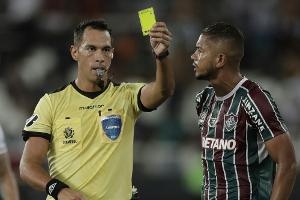 Skandalspiel in Argentinien: WM-Referee zieht zehnmal Rot