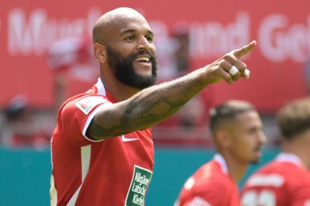 Sieg im Südwest-Derby: Kaiserslautern verschärft KSC-Krise Sieg im Südwest-Derby: Kaiserslautern verschärft KSC-Krise