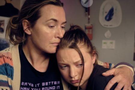 Kate Winslet: Erstes Foto mit Tochter Mia Threapleton vor der Kamera Kate Winslet: Erstes Foto mit Tochter Mia Threapleton vor der Kamera