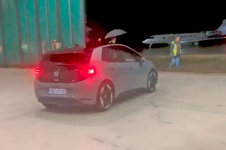 Elon Musk bei Herbert Diess VW ID.3