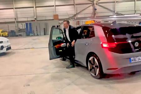 Elon Musk bei Herbert Diess VW ID.3