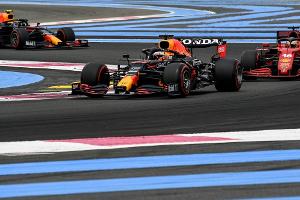 Formel 1: Dreikampf an der Spitze - Vettel in den Top 10