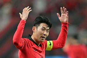 Son nach Gesichts-OP in Südkoreas Kader