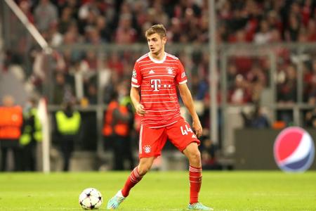 FC Bayern verlängert vorzeitig mit Stanisic FC Bayern verlängert vorzeitig mit Stanisic