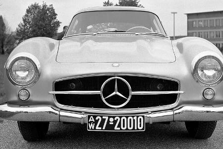 Mercedes Grill-Evolution
