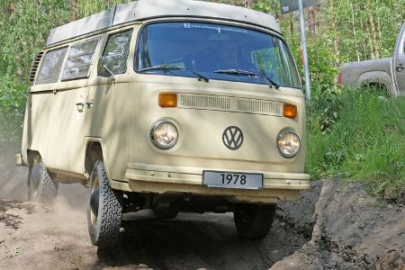 VW T2 Bus gegen VW T6 Seikel 4Motion