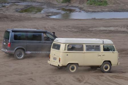 VW T2 Bus gegen VW T6 Seikel 4Motion