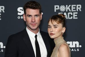 Liam Hemsworth und Gabriella Brooks feiern Red-Carpet-Debüt
