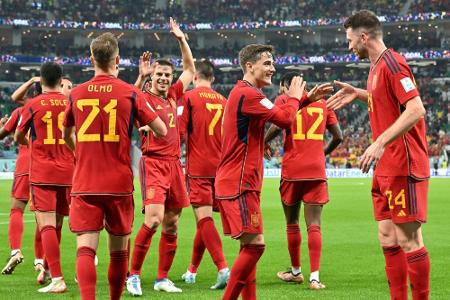 Spanien schießt Costa Rica ab - und Deutschland zittert Spanien schießt Costa Rica ab - und Deutschland zittert