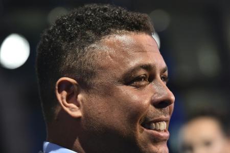 Wegen Corona: Edelfan Ronaldo verpasst Brasiliens WM-Auftakt Wegen Corona: Edelfan Ronaldo verpasst Brasiliens WM-Auftakt