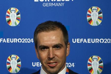 Lahm rät Flick von Kimmich-Experiment ab Lahm rät Flick von Kimmich-Experiment ab