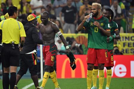 Kamerun besiegt Brasilien, scheidet aber aus Kamerun besiegt Brasilien, scheidet aber aus