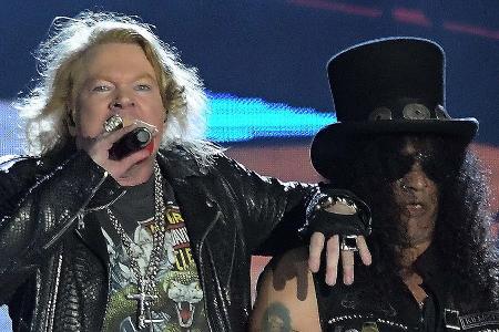 Guns-N'-Roses-Sänger Axl Rose will keine Mikros mehr werfen Guns-N'-Roses-Sänger Axl Rose will keine Mikros mehr werfen