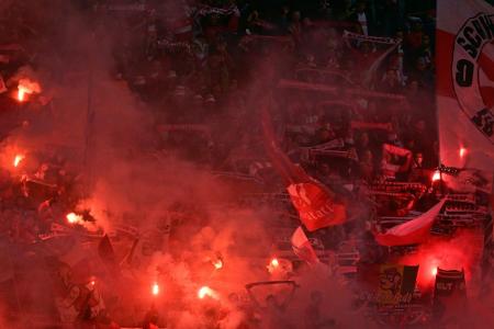 Hohe Geldstrafen für VfB Stuttgart und FC St. Pauli Hohe Geldstrafen für VfB Stuttgart und FC St. Pauli
