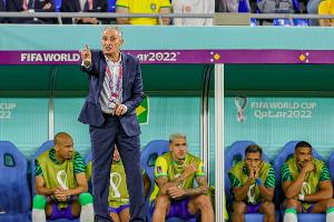 Aufregung um "fliegende" Katze: Selecao-Coach Tite lacht