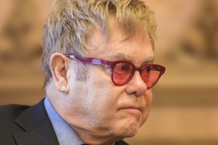 Superstar Elton John kehrt Twitter den Rücken Superstar Elton John kehrt Twitter den Rücken