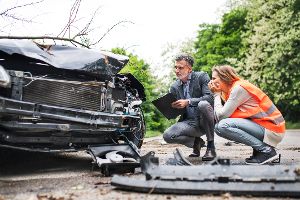 Darf die Kfz-Versicherung Ihnen nach einem Schaden kündigen?