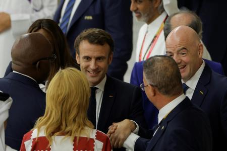 Präsident Macron fordert: Präsident Macron fordert: