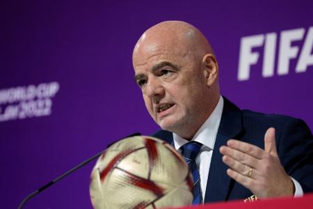 Doch Vierer-Gruppen? Infantino lässt Format für 2026 offen Doch Vierer-Gruppen? Infantino lässt Format für 2026 offen