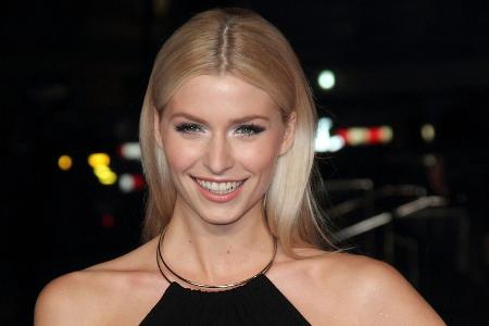 Verträumt und sexy! Lena Gercke meldet sich nach der Geburt zurück Verträumt und sexy! Lena Gercke meldet sich nach der Geburt zurück