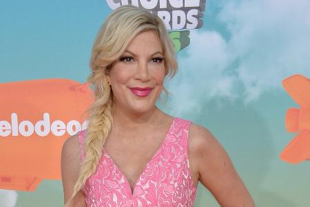 Wegen Atemnot: Tori Spelling liegt im Krankenhaus Wegen Atemnot: Tori Spelling liegt im Krankenhaus