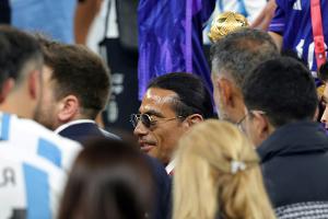 "Salt Bae" auf dem Spielfeld: FIFA kündigt "Maßnahmen" an
