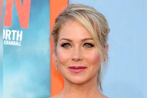 Humor "schützt" sie: Christina Applegate über ihren Umgang mit MS