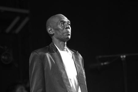 Mit 65 Jahren gestorben: Große Trauer um Faithless-Star Maxi Jazz Mit 65 Jahren gestorben: Große Trauer um Faithless-Star Maxi Jazz