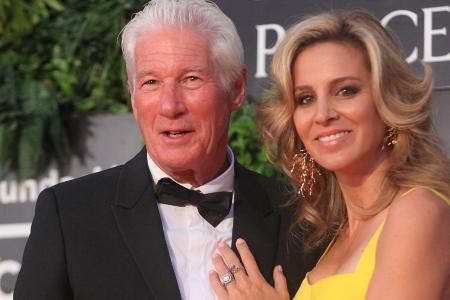 Seltenes Weihnachtsfoto zeigt Familie von Richard Gere Seltenes Weihnachtsfoto zeigt Familie von Richard Gere