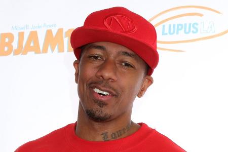 Nick Cannon spielt den Weihnachtsmann für seine vielen Kinder Nick Cannon spielt den Weihnachtsmann für seine vielen Kinder