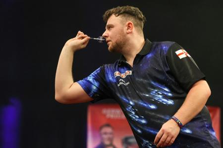 Darts-WM: Top-Talent Rock schlägt auch Aspinall Darts-WM: Top-Talent Rock schlägt auch Aspinall