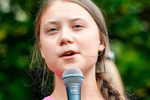 Wenn diese junge Frau den Mund aufmacht, hört die Welt zu. Die Schwedin Greta Thunberg hat dem Kampf gegen den Klimawandel ein Gesicht gegeben. Im Alter von 15 Jahren begann sie zunächst vor dem schwedischen Parlament mit ihrem... Wenn diese junge Frau den Mund aufmacht, hört die Welt zu. Die Schwedin Greta Thunberg hat dem Kampf gegen den Klimawandel ein Gesicht gegeben. Im Alter von 15 Jahren begann sie zunächst vor dem schwedischen Parlament mit ihrem...