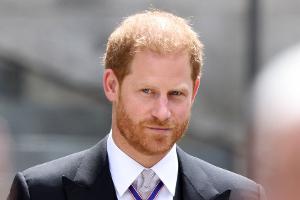 Prinz Harrys Autobiografie: Passage über Queen Mum wirft Fragen auf