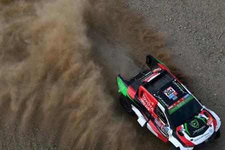 Rallye Dakar: Von Zitzewitz in Lauerstellung - Sainz im Pech Rallye Dakar: Von Zitzewitz in Lauerstellung - Sainz im Pech