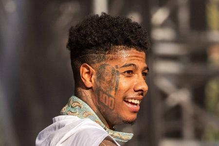 Rapper Blueface fordert von schwangerer Freundin DNA-Test Rapper Blueface fordert von schwangerer Freundin DNA-Test