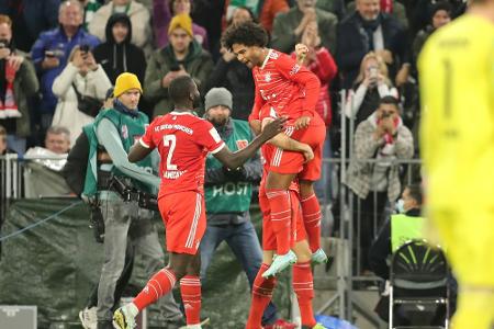 Bayern nach Freiburg-Pleite Herbstmeister - Bochum mit Serie Bayern nach Freiburg-Pleite Herbstmeister - Bochum mit Serie