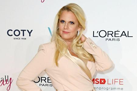 Entertainerin Barbara Schöneberger dankt Sport1 nach Nackt-Clip Entertainerin Barbara Schöneberger dankt Sport1 nach Nackt-Clip