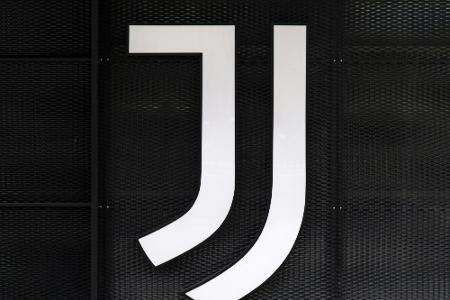 Juve will sich nach Punktabzug wehren - Fans protestieren Juve will sich nach Punktabzug wehren - Fans protestieren