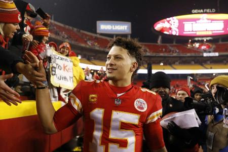 Verletzter Mahomes führt Kansas City ins NFL-Halbfinale Verletzter Mahomes führt Kansas City ins NFL-Halbfinale