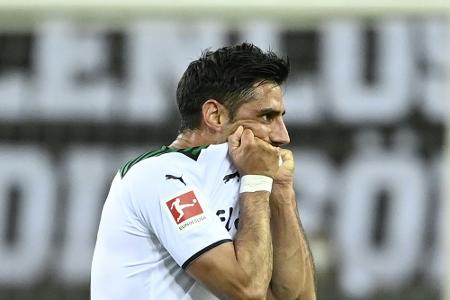 Gladbach-Kapitän Stindl gegen Schalke fraglich Gladbach-Kapitän Stindl gegen Schalke fraglich