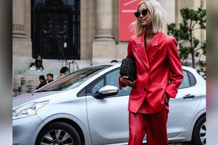 Viva Magenta: Die Trendfarbe 2023 ins Styling integrieren Viva Magenta: Die Trendfarbe 2023 ins Styling integrieren