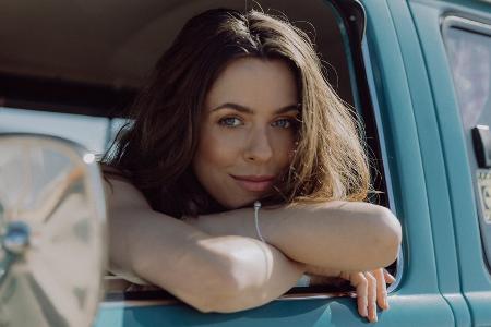 Erste neue Single: Vanessa Mai läutet Wolkenfrei-Comeback ein Erste neue Single: Vanessa Mai läutet Wolkenfrei-Comeback ein