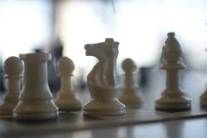 Schach-Talent Keymer: Start auf einer Plastikfolie
