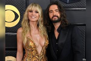 Heidi Klum glänzt bei den Grammys im goldenen Kleid