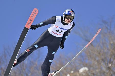 Erster Weltcupsieg des Winters: Wellinger jubelt Erster Weltcupsieg des Winters: Wellinger jubelt