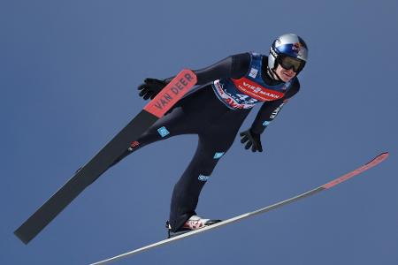 Einzelsieger Wellinger verpasst Podium im Super-Team knapp Einzelsieger Wellinger verpasst Podium im Super-Team knapp