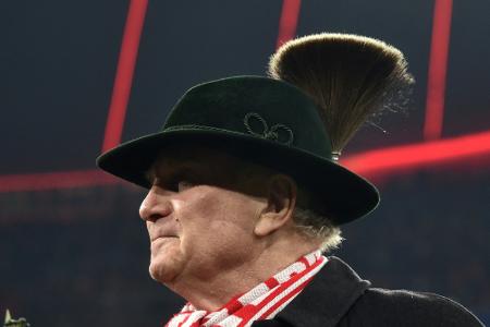 Hoeneß sieht bei Neuer Hoeneß sieht bei Neuer
