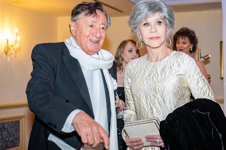 Wiener Opernball: Jane Fonda im champagnerfarbenen Leihkleid Wiener Opernball: Jane Fonda im champagnerfarbenen Leihkleid